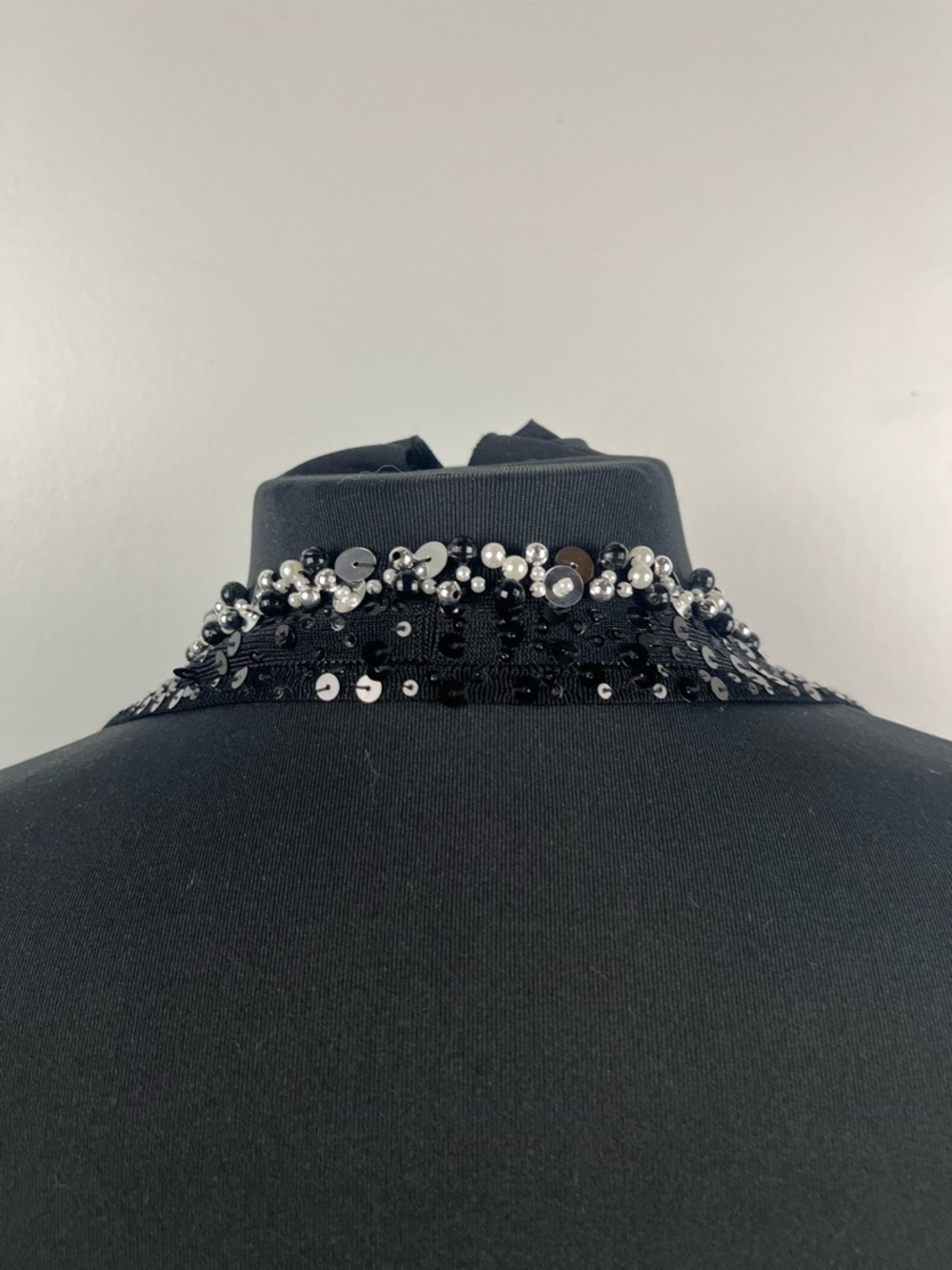Y2K WHBM Deadstock black sequin halter stretch knit top size small - Picture 6 of 9